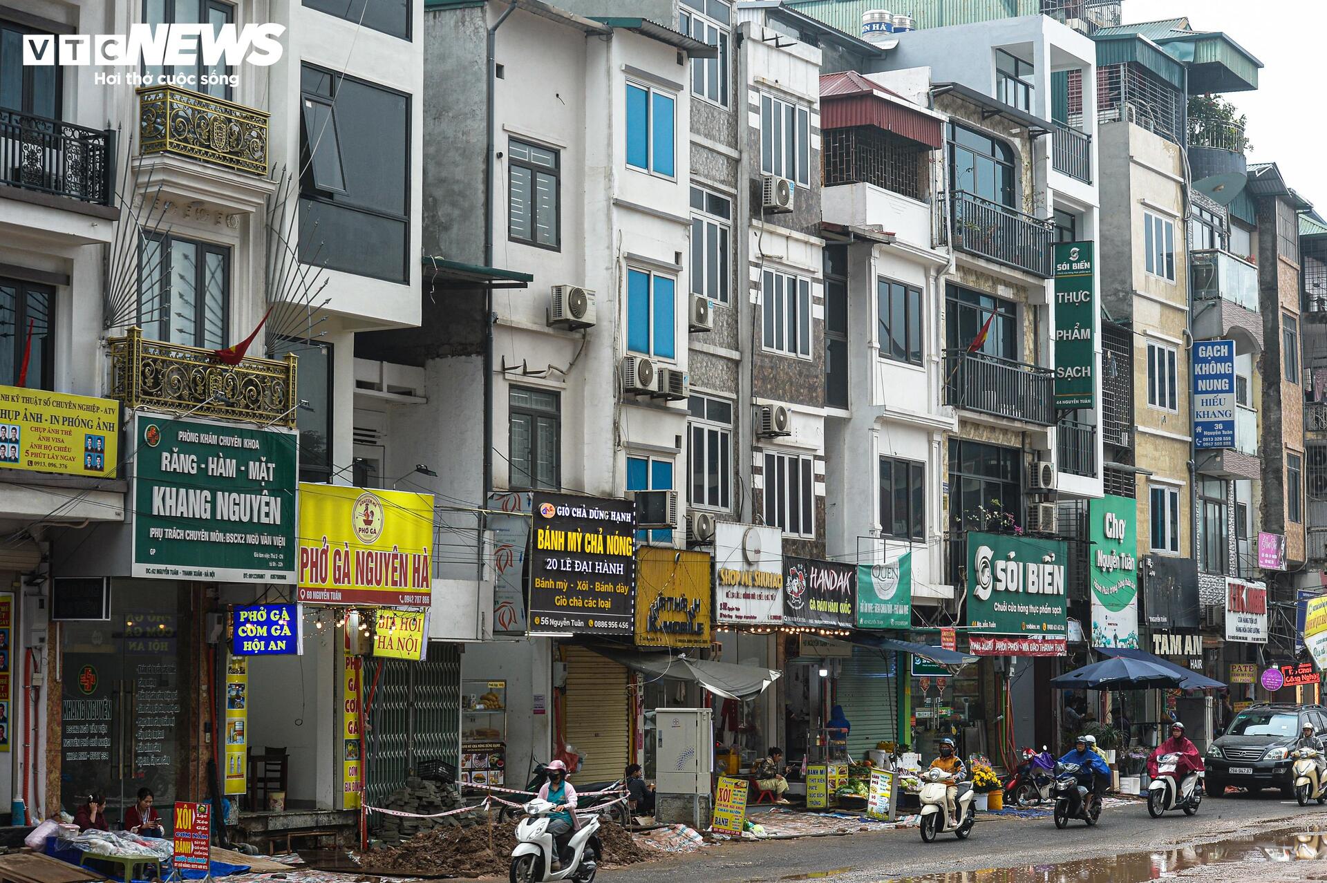 Dự án đường Nguyễn Tuân 400 tỷ ở Hà Nội ngổn ngang sau Tết , ảnh hưởng kinh tế người dân - Ảnh 19. Dự án đường Nguyễn Tuân 400 tỷ ở Hà Nội ngổn ngang sau Tết , ảnh hưởng kinh tế người dân - Ảnh 19.