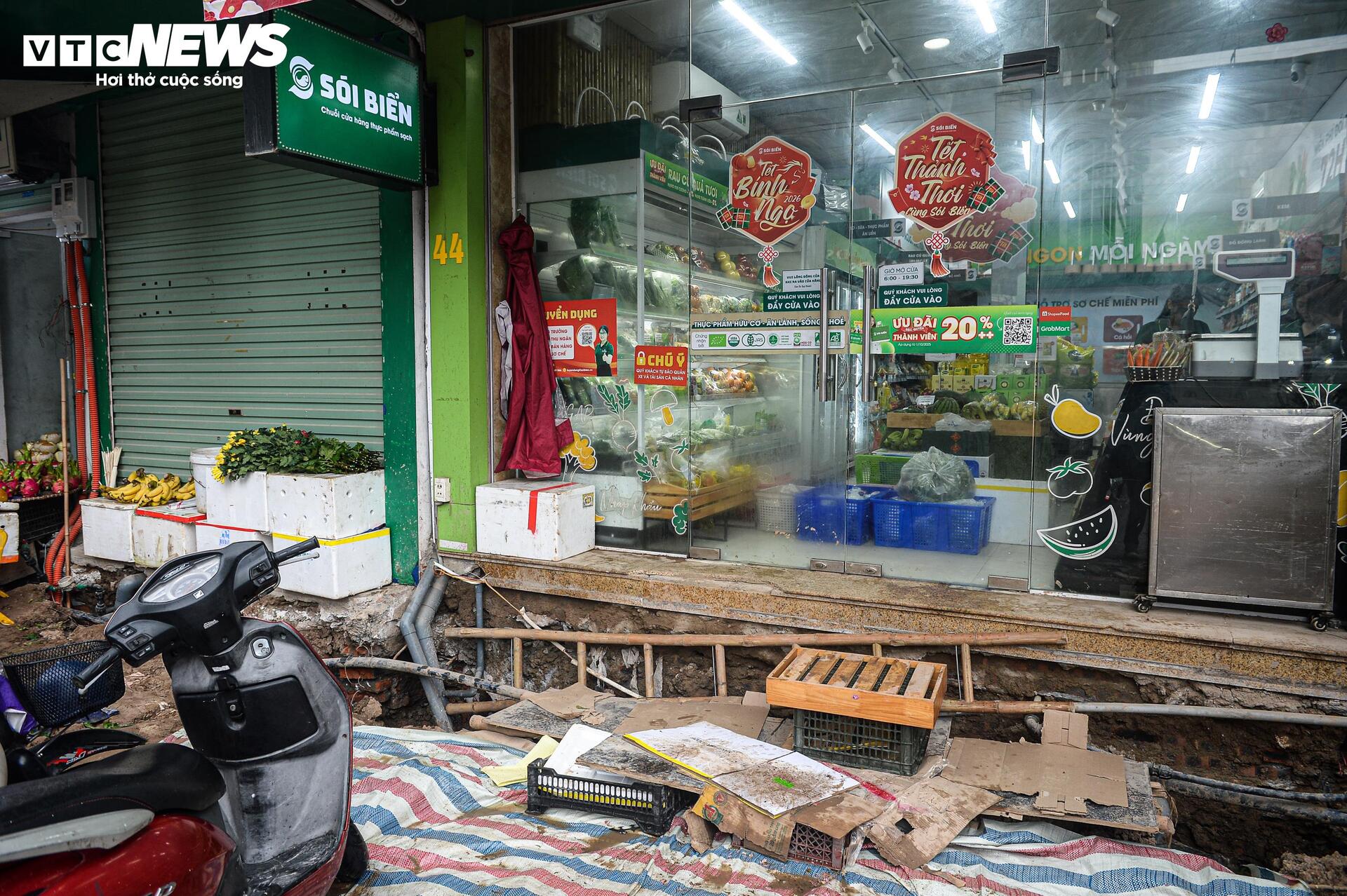 Dự án đường Nguyễn Tuân 400 tỷ ở Hà Nội ngổn ngang sau Tết , ảnh hưởng kinh tế người dân - Ảnh 6. Dự án đường Nguyễn Tuân 400 tỷ ở Hà Nội ngổn ngang sau Tết , ảnh hưởng kinh tế người dân - Ảnh 6.