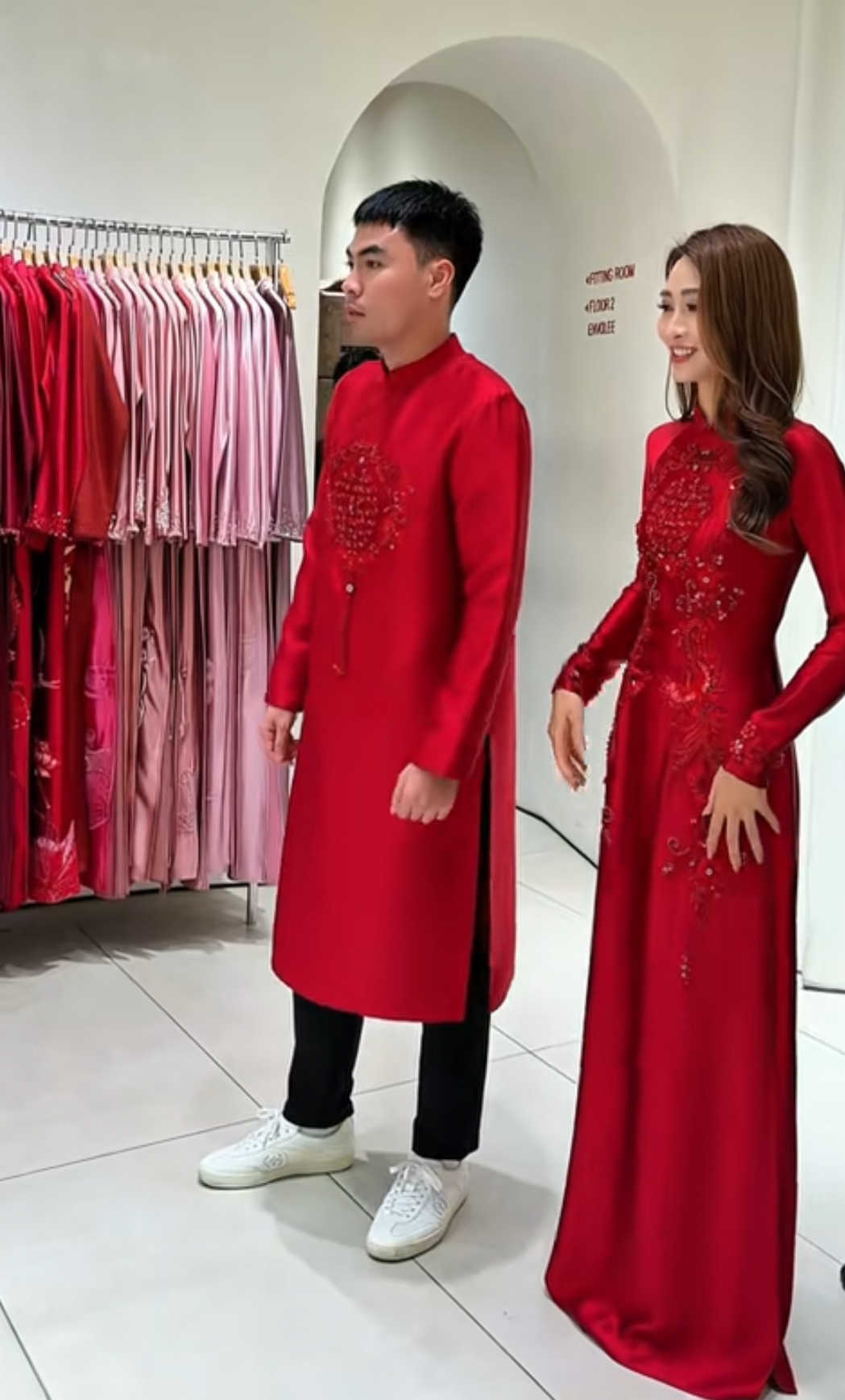 Lễ ăn hỏi Huyền Trang Mù Tạt và Phạm Đức Huy: Khoảnh khắc hạnh phúc bên nhau - Ảnh 4.