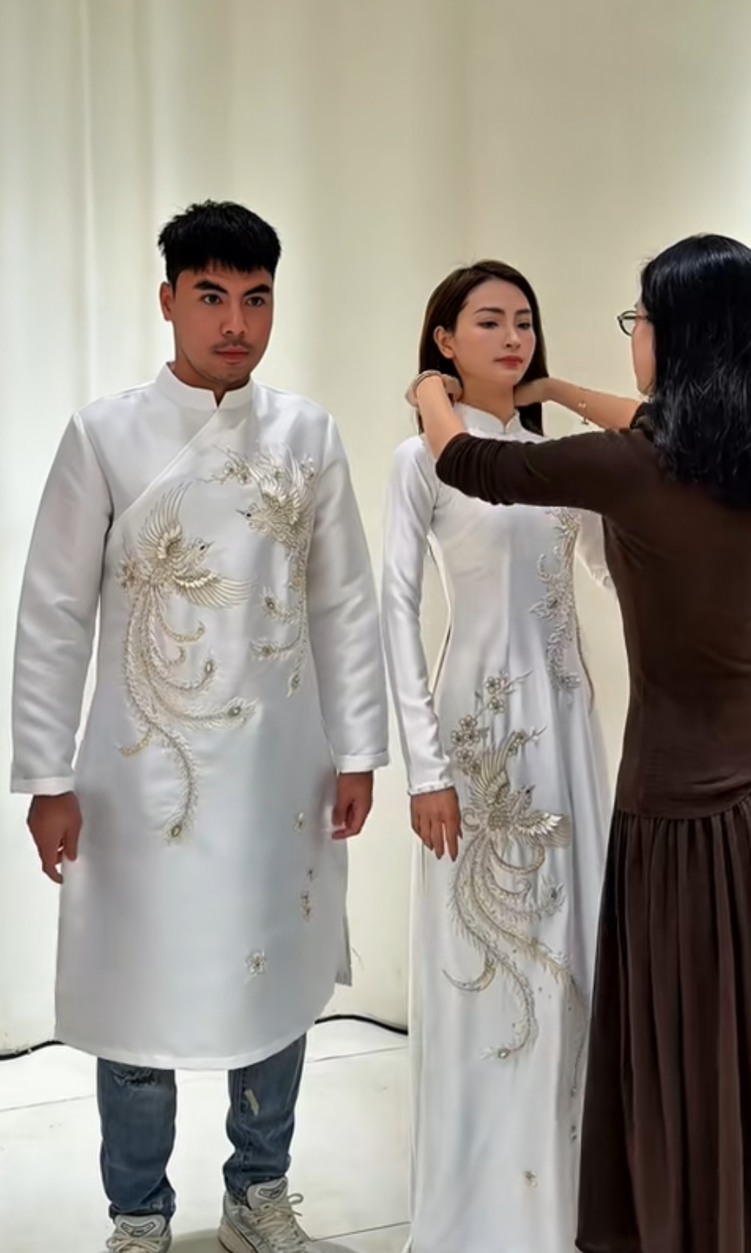 Lễ ăn hỏi Huyền Trang Mù Tạt và Phạm Đức Huy: Khoảnh khắc hạnh phúc bên nhau - Ảnh 1.