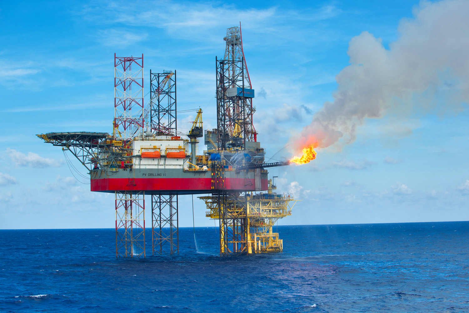 Giàn khoan khổng lồ của Việt Nam vừa "làm nên lịch sử" tại Malaysia - Ảnh 2.