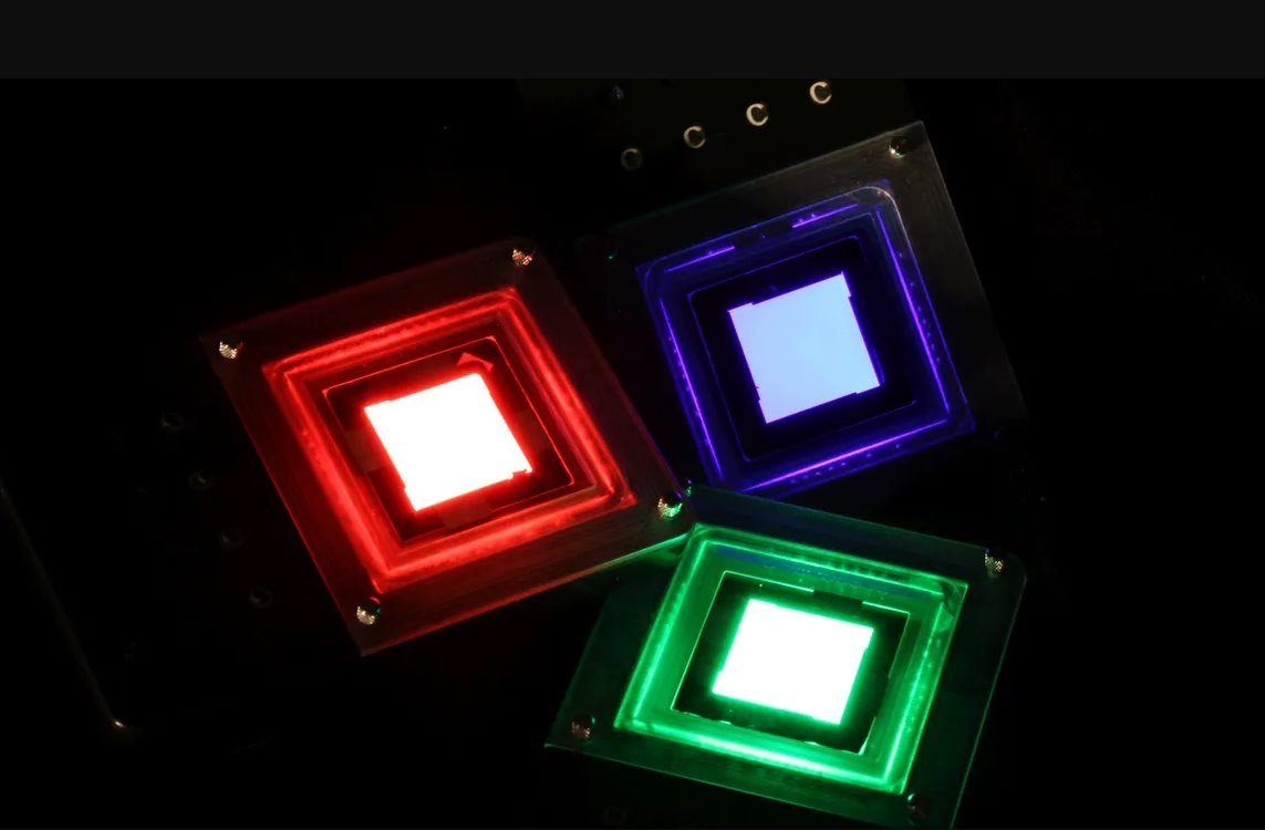 Cuộc chiến TV 2026: Nên chọn OLED hay QLED cho phòng khách của bạn? - Ảnh 3.