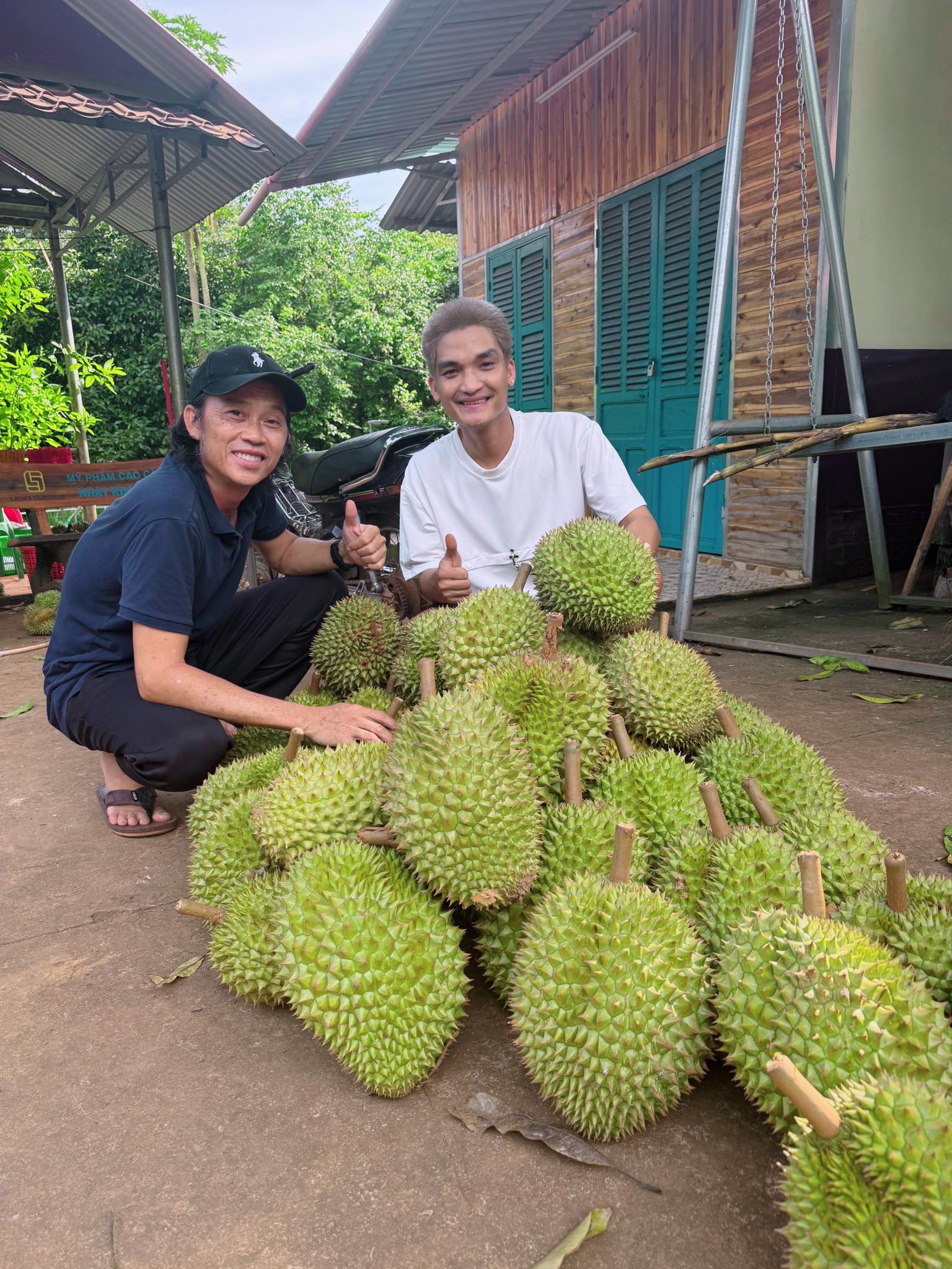 Cuộc sống giản dị của 2 vua hài kịch Việt Nam và tài sản khủng của Họ - Ảnh 12.