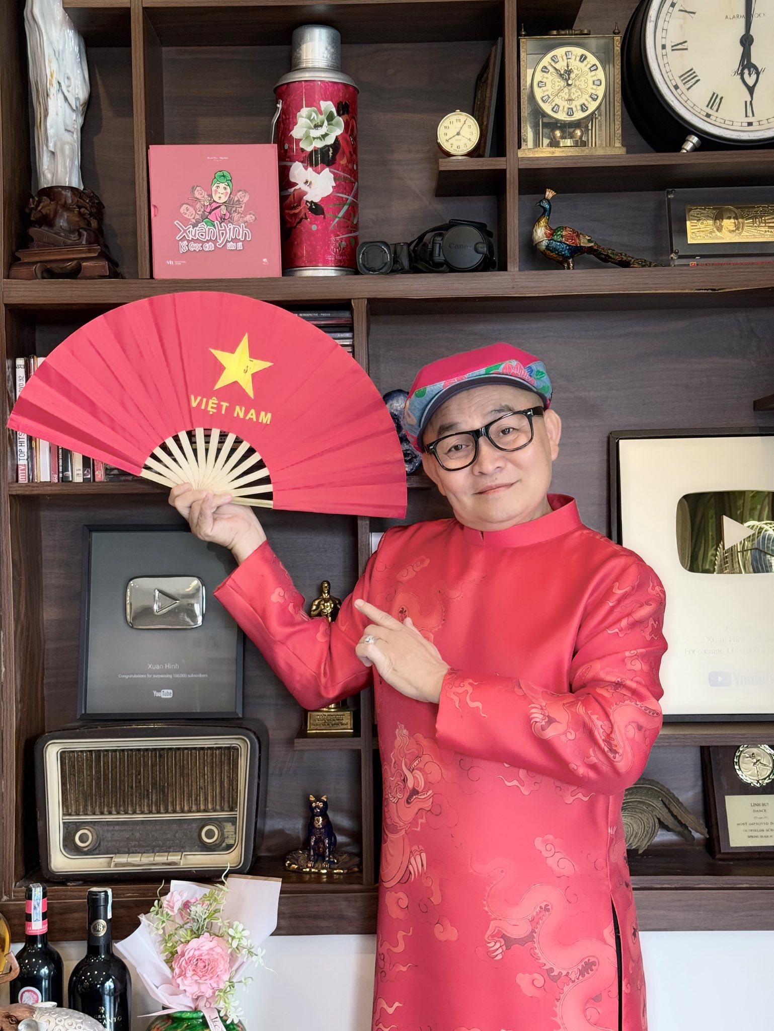 Cuộc sống giản dị của 2 vua hài kịch Việt Nam và tài sản khủng của Họ - Ảnh 2.