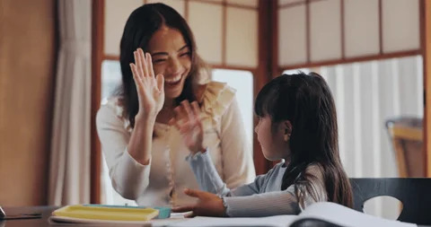 Giáo viên 30 năm đứng lớp nói thẳng: Vội đưa con đi học thêm chỉ vì điểm số, ít ai biết hết cái giá phải trả