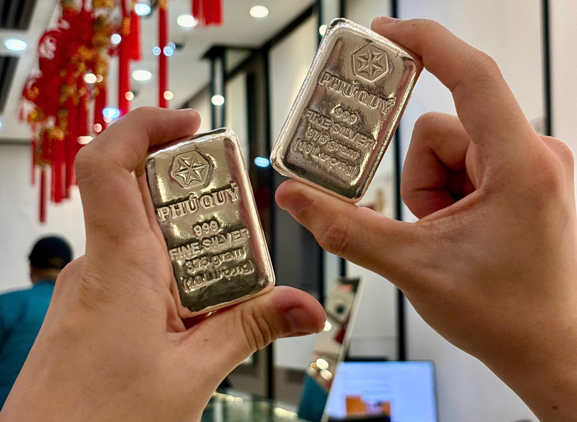 Đầu tư vàng 2026: Câu chuyện lỗ nặng của người đàn ông Hà Nội trong thị trường biến động - Ảnh 2. Đầu tư vàng 2026: Câu chuyện lỗ nặng của người đàn ông Hà Nội trong thị trường biến động - Ảnh 2.