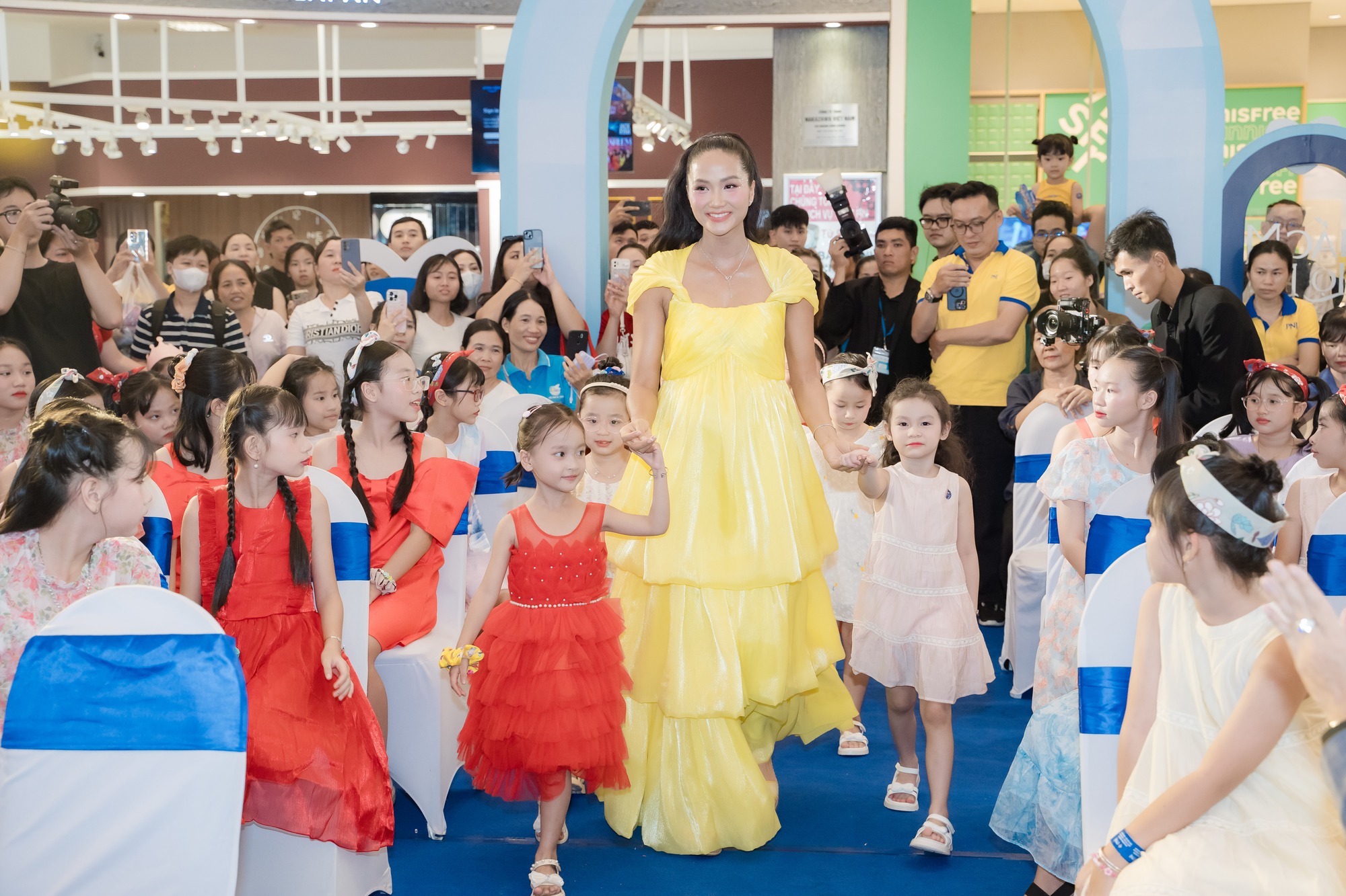 Giấc mơ Lọ Lem 2025 và dự án CSR mang phép màu cho trẻ em gái Việt Nam - Ảnh 2.