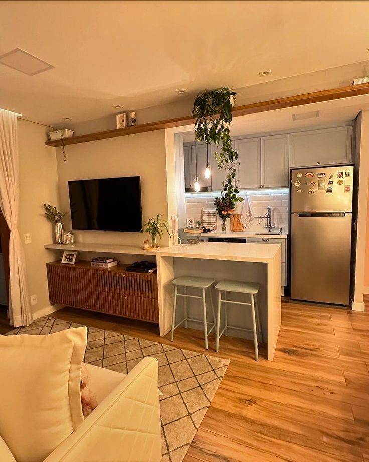 Cố đợi thưởng Tết để mua chỉ vàng đầu tiên, trả lãi tiền mua đất: Nhân viên văn phòng TP.HCM, Hà Nội đảo chiều đầu tư