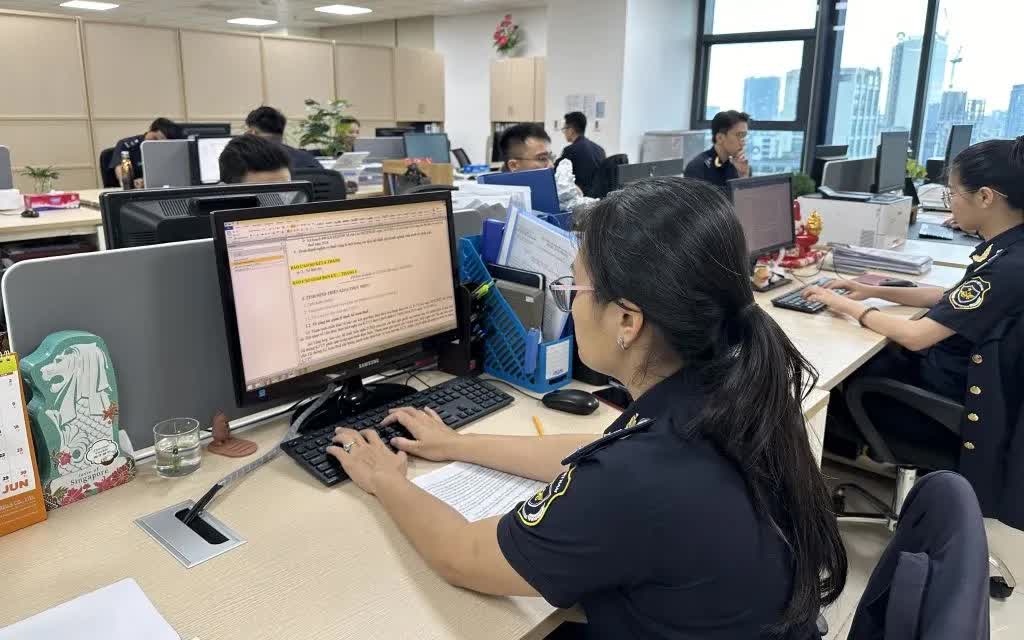 Từ 1/7, bổ sung trường hợp phải hoàn thành nghĩa vụ nộp thuế trước khi xuất cảnh - Ảnh 1.