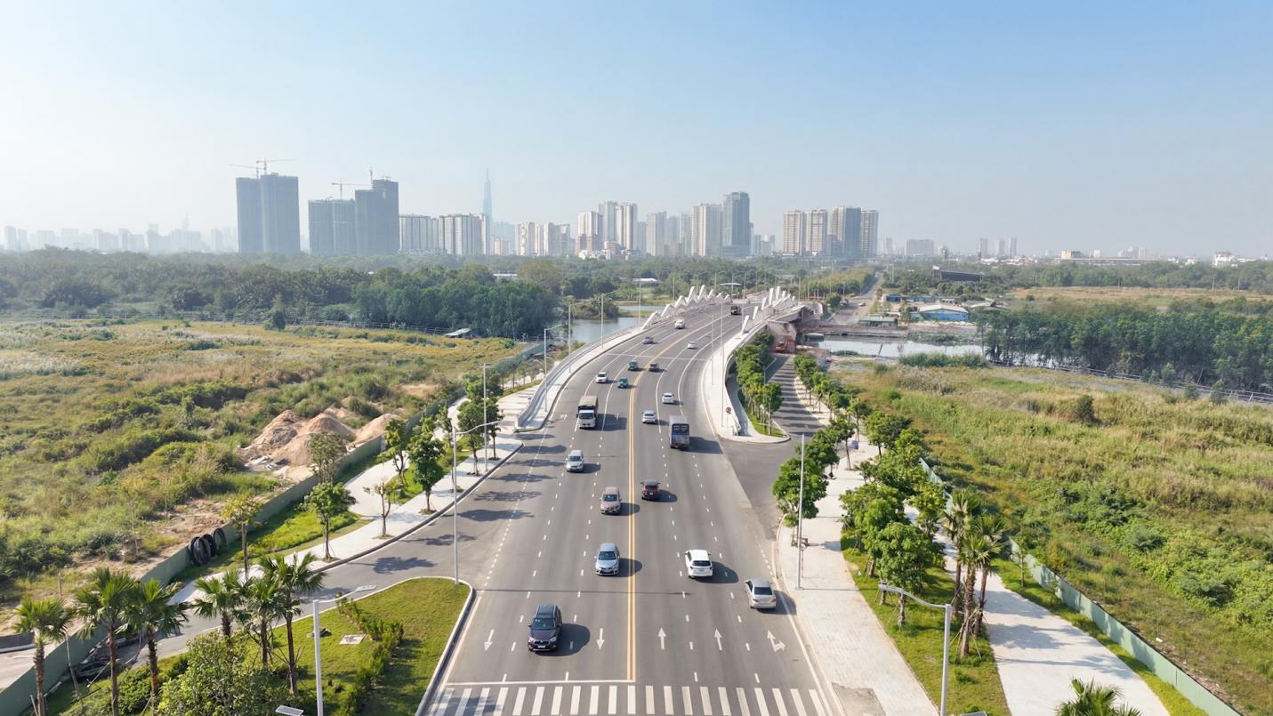 Sài Gòn những ngày giáp Tết: Tìm thấy “lối tắt” thoát kẹt xe ngay tâm điểm khu Đông - Ảnh 1.