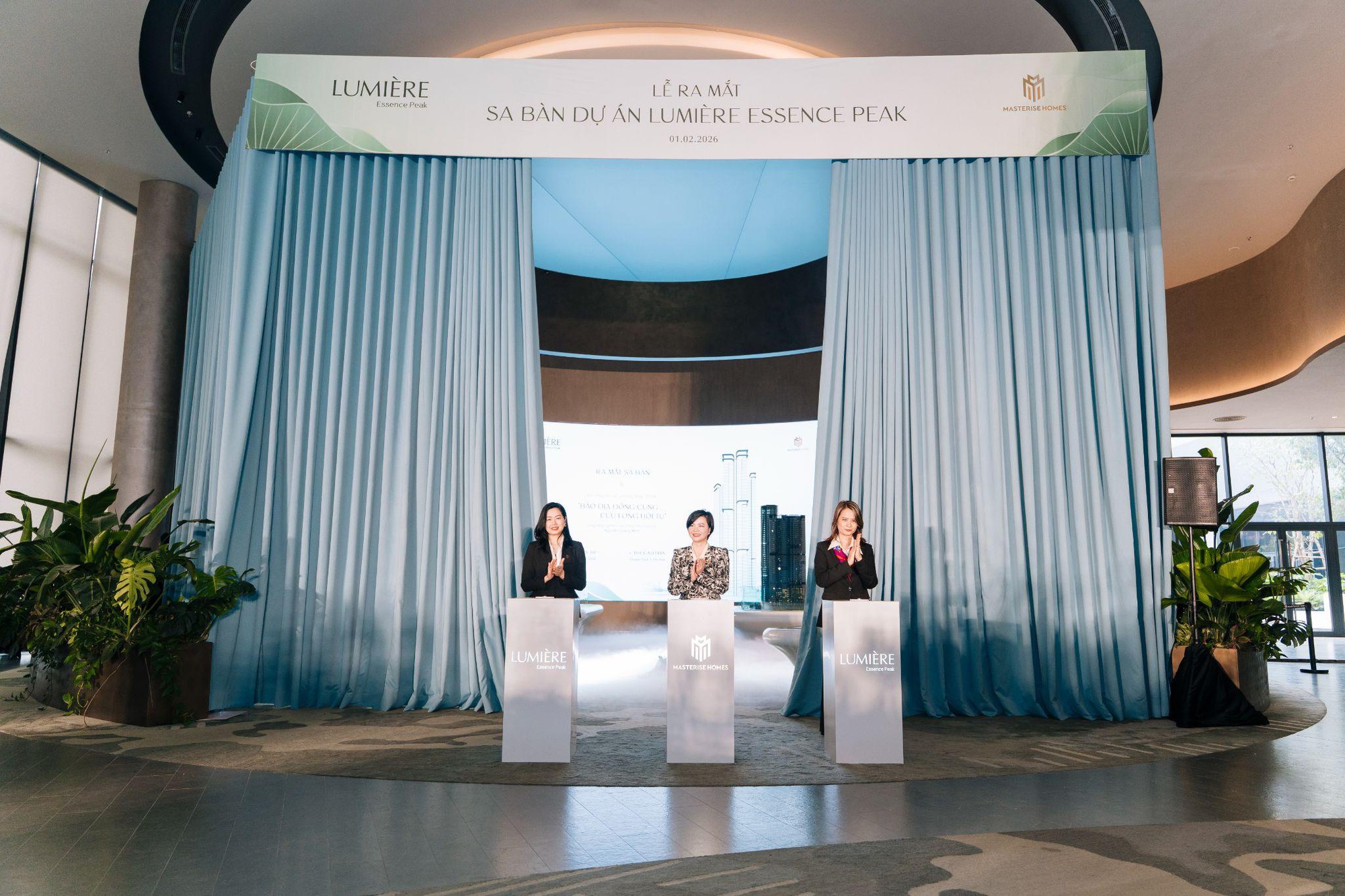 LUMIÈRE Essence Peak chính thức ra mắt sa bàn dự án cùng buổi trò chuyện về thời vận 2026 - Ảnh 1.