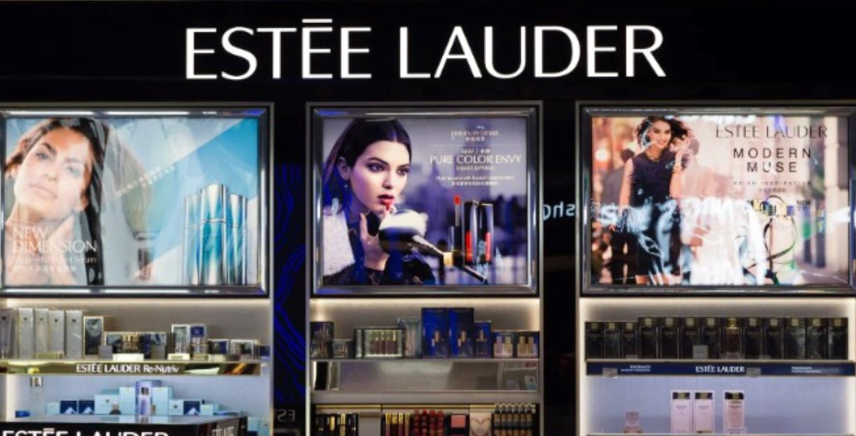 Estée Lauder phạt 14 tỷ đồng vì vi phạm quy định về hóa chất vĩnh cửu tại Canada - Ảnh 2.