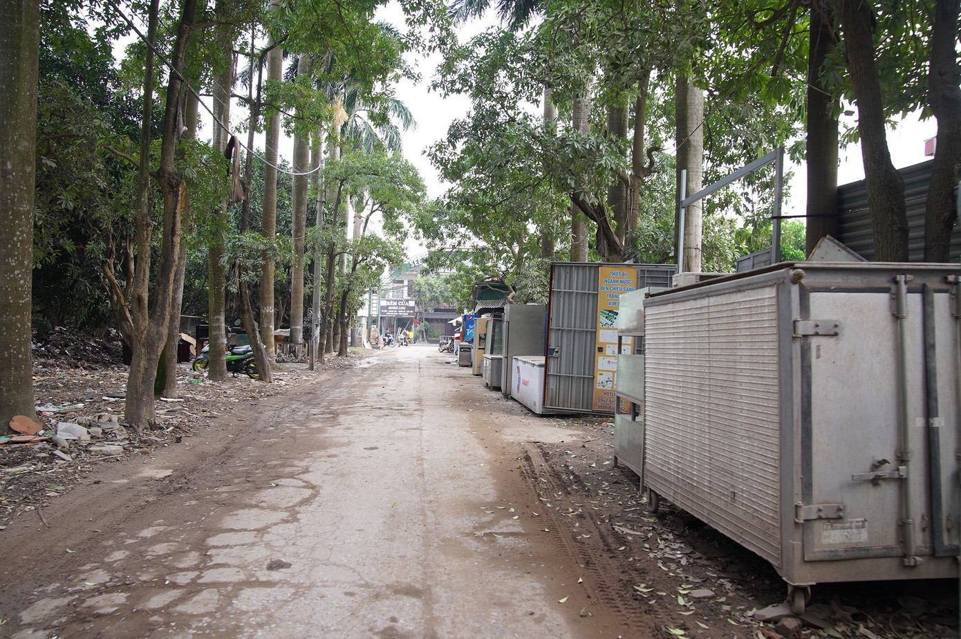 Khu sinh thái Vĩnh Hưng 15ha bỏ hoang thành bãi rác và sân pickleball - Ảnh 2. Khu sinh thái Vĩnh Hưng 15ha bỏ hoang thành bãi rác và sân pickleball - Ảnh 2.