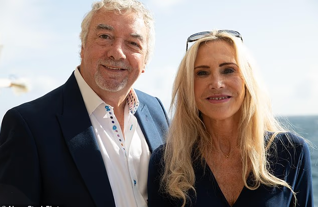 Cuộc đời John Virgo và hành trình từ vực thẳm đến đỉnh cao snooker năm 2026 - Ảnh 8.