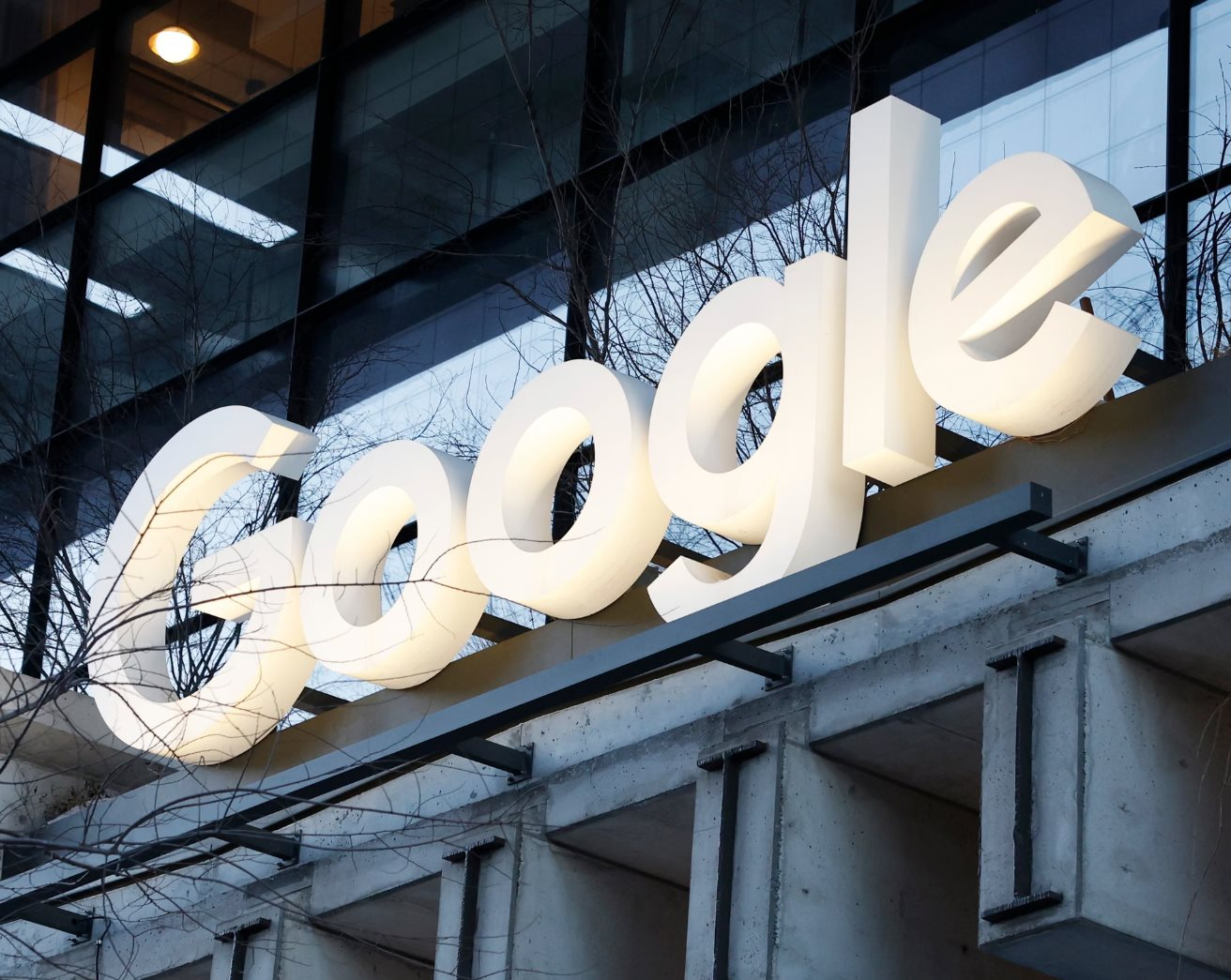 Google đầu tư 185 tỷ USD vào AI năm 2026 để duy trì ngôi vị công nghệ hàng đầu - Ảnh 1.