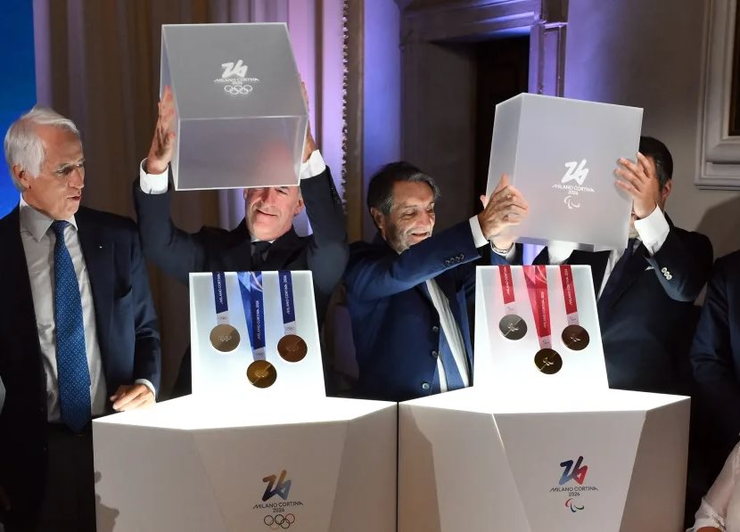 Đắt xắt ra miếng: Giá vàng, bạc tăng khiến Huy chương Olympic Mùa đông 2026 có giá trị vật chất cao nhất lịch sử - Ảnh 4.