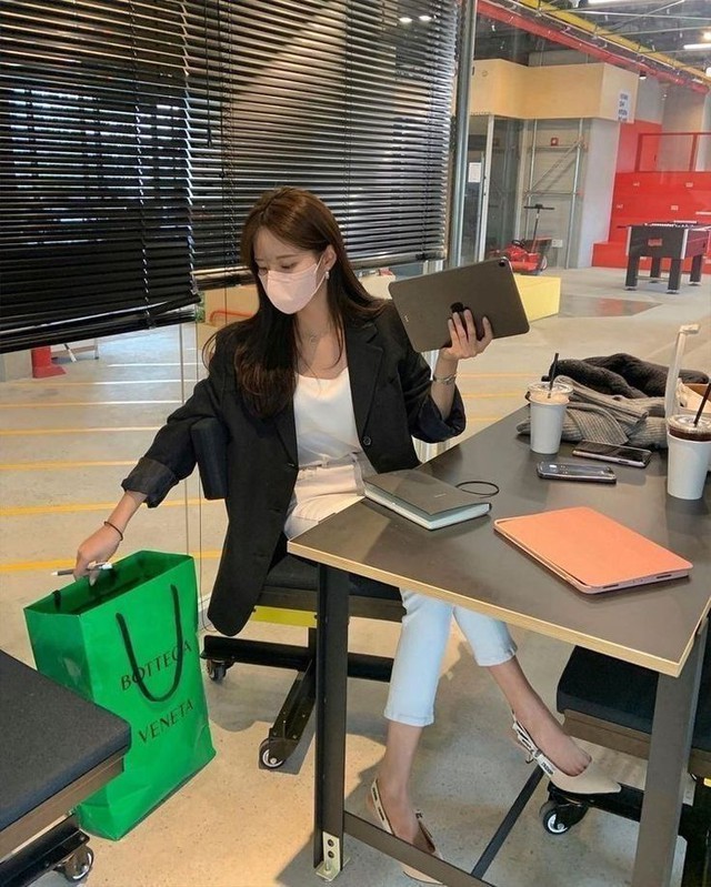 Nhận thưởng Tết mà làm 3 việc này, bạn đích thị là người có EQ thấp- Ảnh 1.