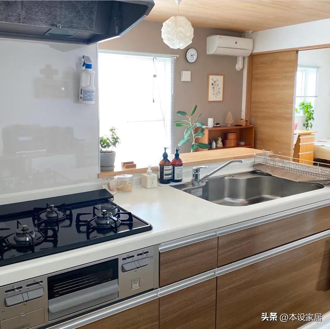 Một ngôi nhà có thể sạch đến mức nào? Bước vào căn hộ 42m² của người phụ nữ 53 tuổi này, tôi chỉ muốn… về dọn lại nhà mình ngay lập tức- Ảnh 8.