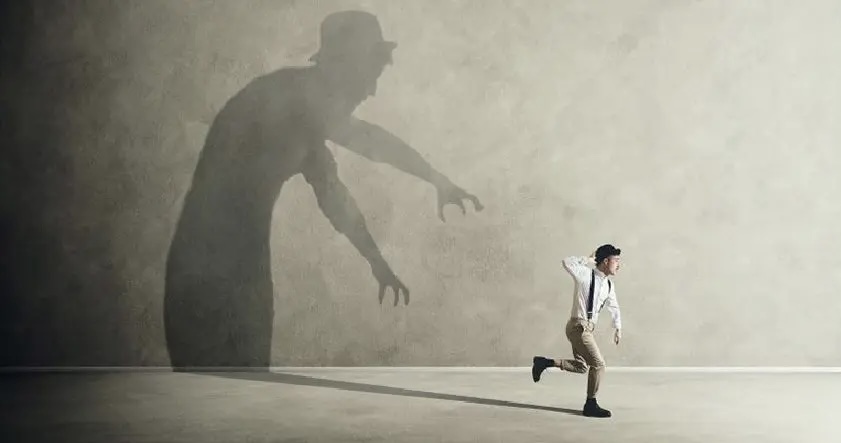 Triệu chứng tim đập nhanh và lo âu tại công sở: Hiểm họa sức khỏe 2026 - Ảnh 1.