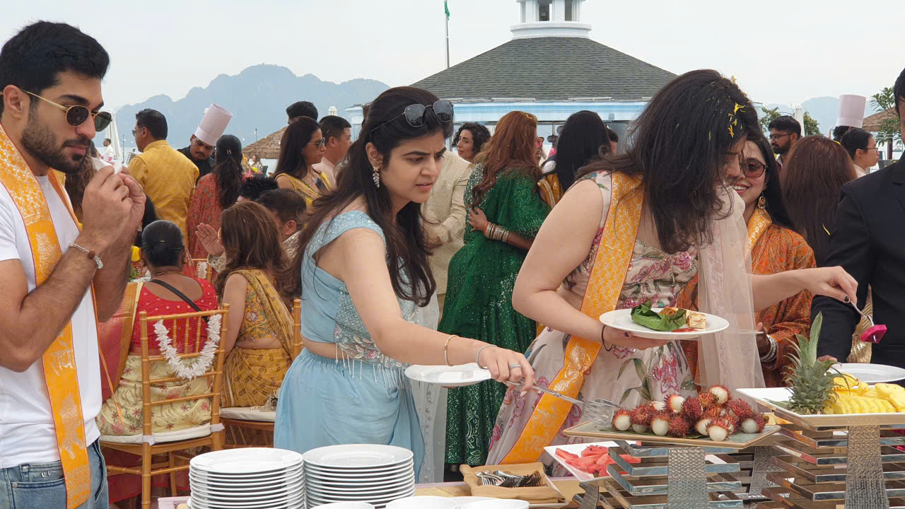 Đám cưới tài phiệt Ấn Độ hoành tráng tại vịnh Hạ Long năm 2026 - Ảnh 1. Đám cưới tài phiệt Ấn Độ hoành tráng tại vịnh Hạ Long năm 2026 - Ảnh 1.