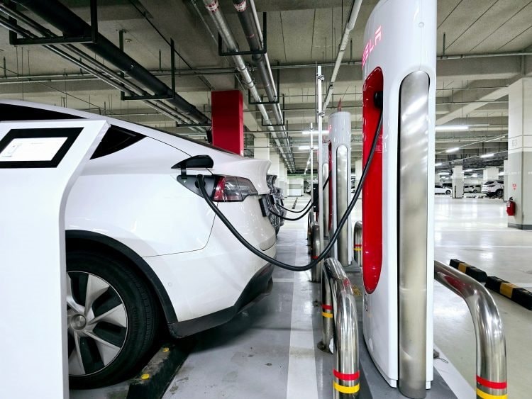 Thua lỗ hàng nghìn tỷ đồng vì xe điện , hãng pin Hàn Quốc chuyển hướng sang robot - Ảnh 1.