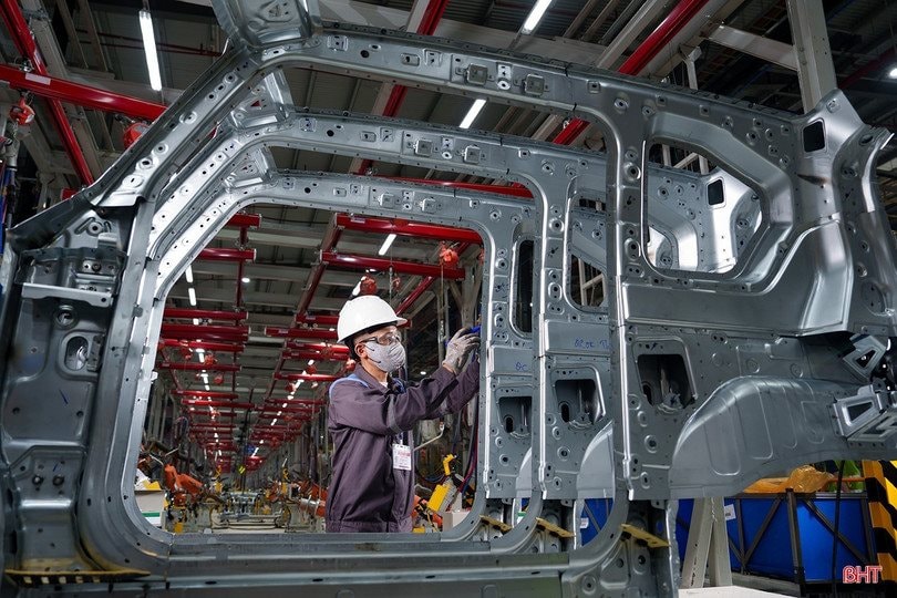 Phúc lợi nhân viên VinFast hấp dẫn , tuyển dụng 2 . 000 Nhân sự tại Hà Tĩnh năm 2026 - Ảnh 2. Phúc lợi nhân viên VinFast hấp dẫn , tuyển dụng 2 . 000 Nhân sự tại Hà Tĩnh năm 2026 - Ảnh 2.