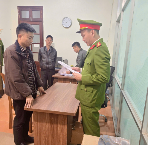 Triệt phá đường dây buôn lậu vàng, bạc xuyên quốc gia - Ảnh 1.