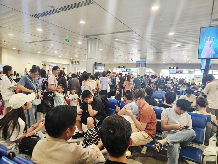 Lưu ý đặc biệt vé máy bay, tàu ngày cao điểm - Ảnh 1.