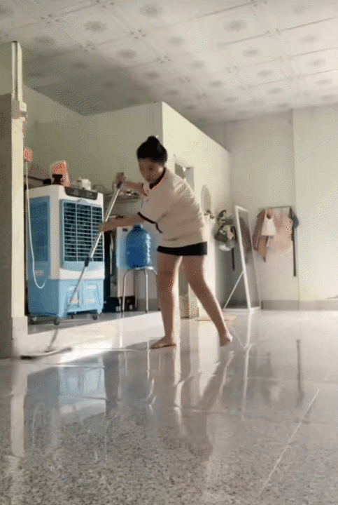 Công thức lau nhà đơn giản giúp sàn bóng loáng và thơm ngát đón Tết 2026