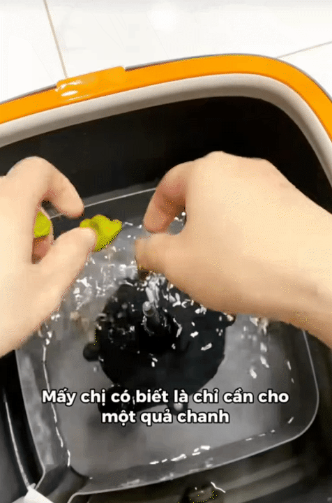 Công thức lau nhà đơn giản giúp sàn bóng loáng và thơm ngát đón Tết 2026