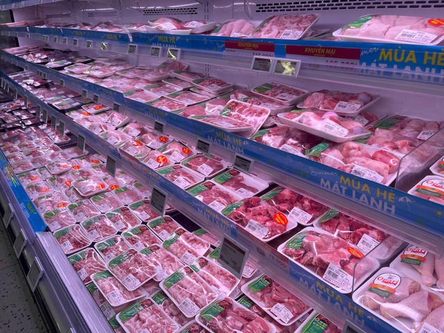 Bên cạnh vàng, một thứ 