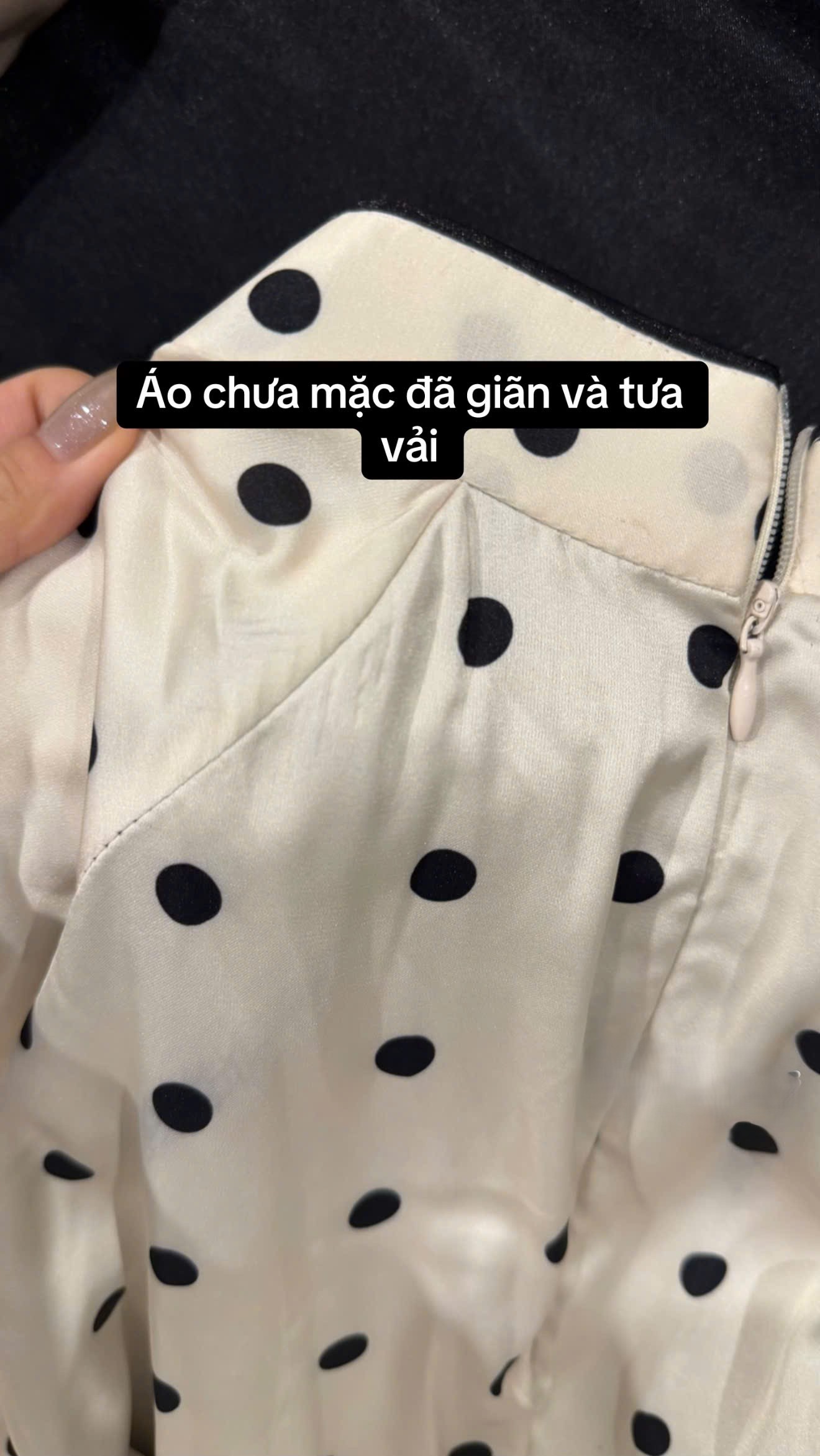 Cô gái khóc thét vì mua áo dài 1,2 triệu khác xa ảnh mẫu, tức nhất là thái độ phủi tay của shop online Cô gái khóc thét vì mua áo dài 1,2 triệu khác xa ảnh mẫu, tức nhất là thái độ phủi tay của shop online