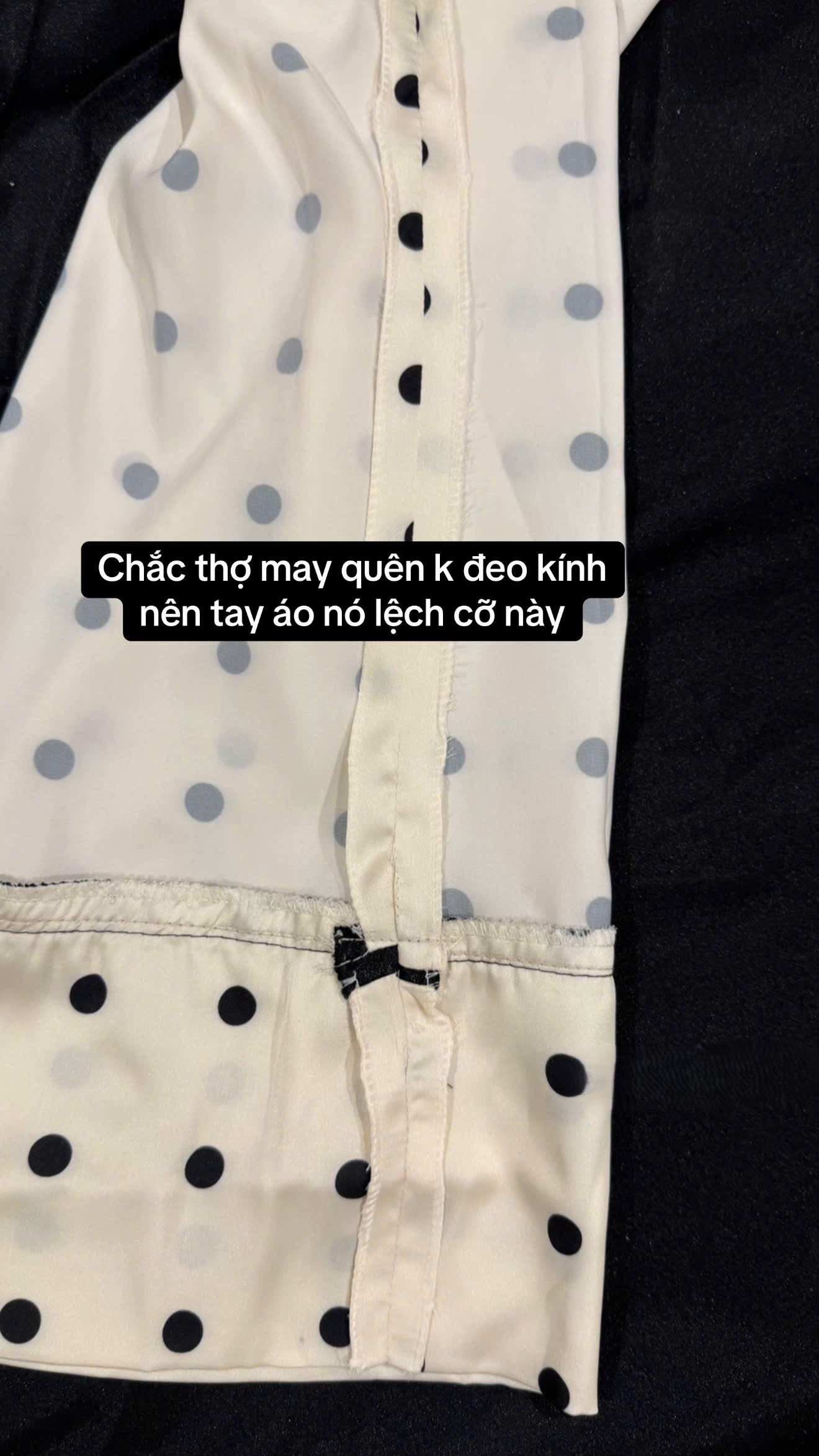 Cô gái khóc thét vì mua áo dài 1,2 triệu khác xa ảnh mẫu, tức nhất là thái độ phủi tay của shop online Cô gái khóc thét vì mua áo dài 1,2 triệu khác xa ảnh mẫu, tức nhất là thái độ phủi tay của shop online