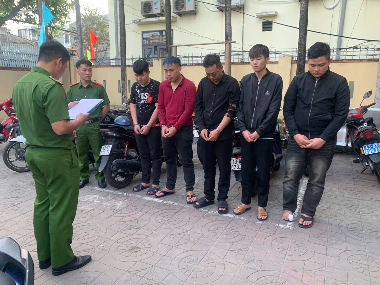 Bắt tạm giam đối với Nguyễn Lê Tuấn Đạt SN 1997 - Ảnh 1.