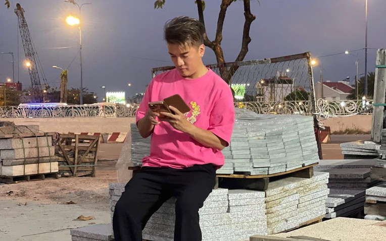 Đàm Vĩnh Hưng chia sẻ cuộc sống gà trống nuôi con và kinh doanh cafe - Ảnh 1.