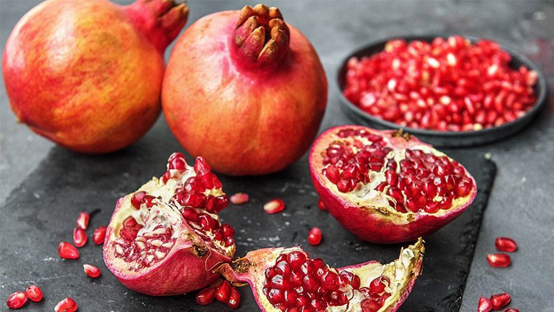 Đặt trái cây bàn thờ: 4 NÊN - 3 KHÔNG để cầu bình an, tránh xui xẻo- Ảnh 1.