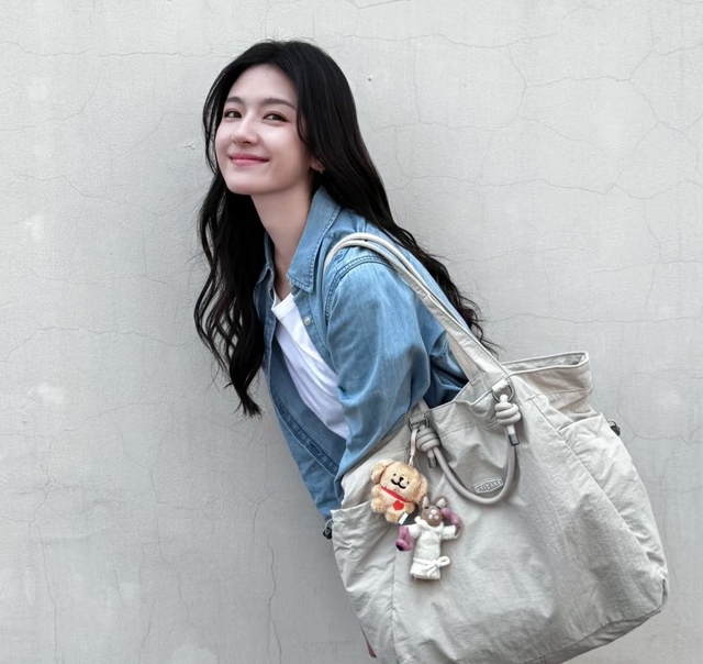 Bức ảnh 23 chiếc nhẫn vàng khiến nhiều người tấm tắc: Mua vàng bao lâu cũng chỉ đợi mỗi lúc này- Ảnh 2.