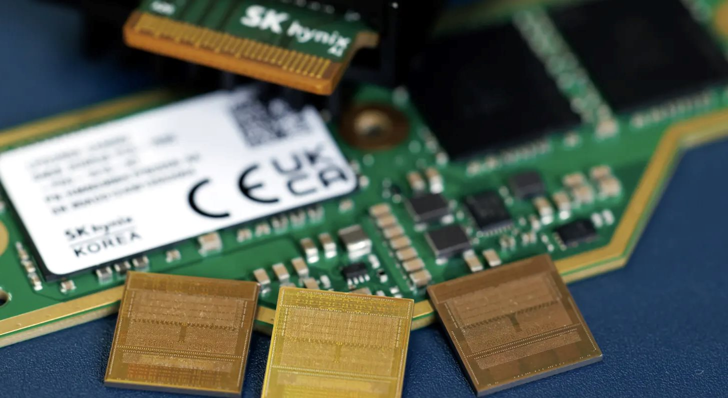 Ngành công nghiệp bán dẫn kêu cứu: Samsung Electronics và SK Hynix mất 200 tỷ USD - Ảnh 1.