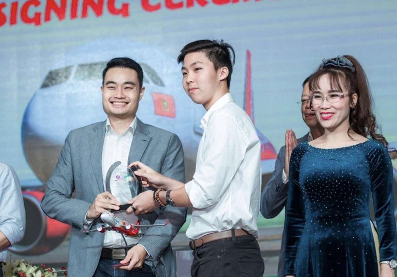 Con trai tỷ phú đầu tư cổ phiếu hòa Phát và Vietjet Air trị giá nghìn tỷ đồng - Ảnh 1.