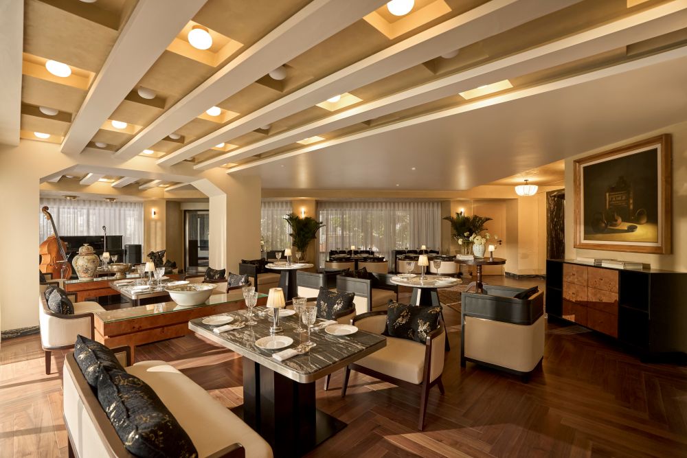 Khám phá du lịch Sài Gòn tại Rêve Ho Chi Minh City giữa lòng phố đồ cổ - Ảnh 2.