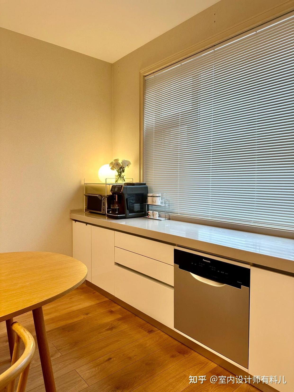 Ngôi nhà sạch đến “khó tin” của gia đình 4 người: Ít đồ, dễ dọn, tiết kiệm tiền mỗi tháng mà nhiều người không nhận ra- Ảnh 7.