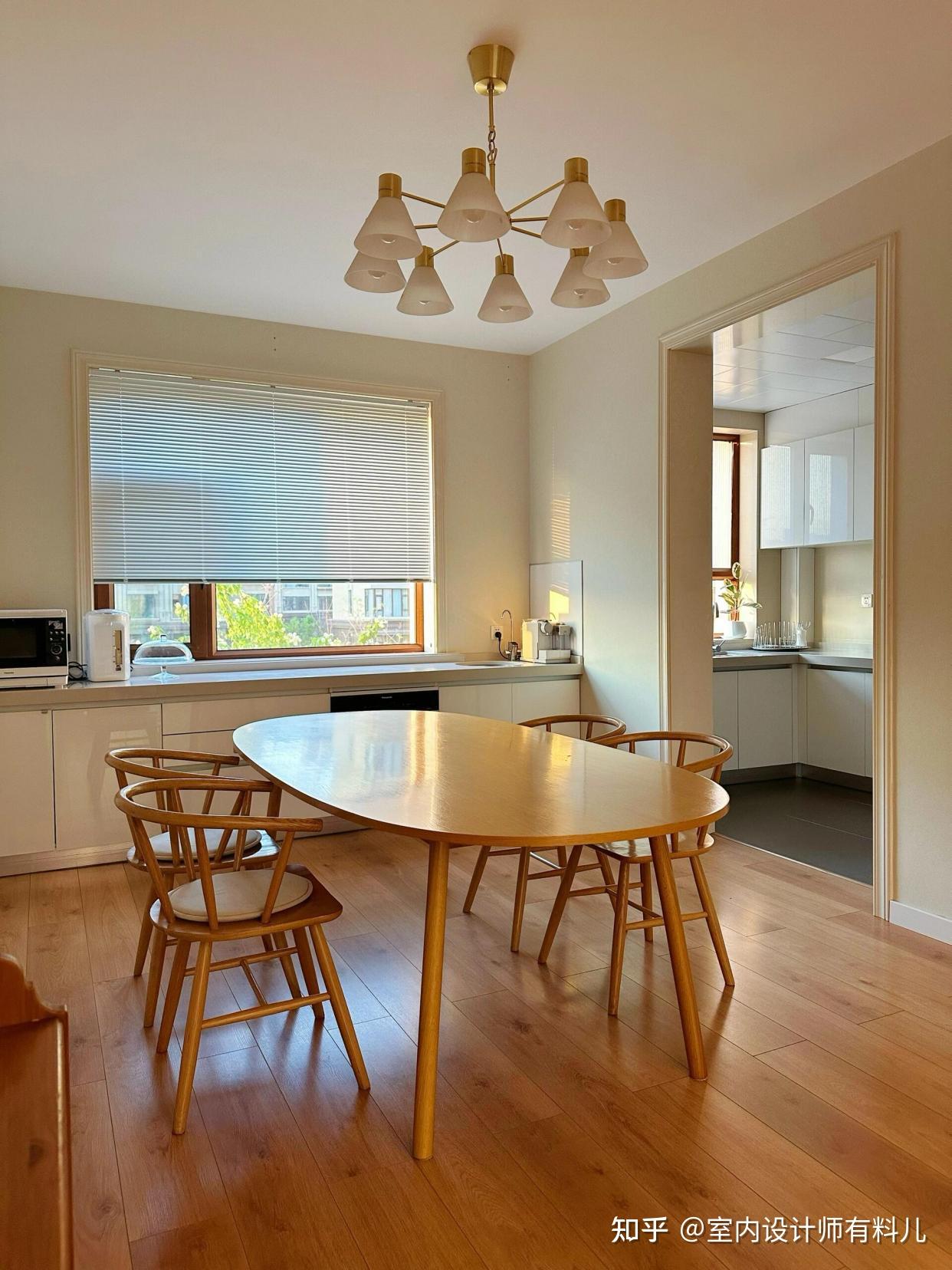 Ngôi nhà sạch đến “khó tin” của gia đình 4 người: Ít đồ, dễ dọn, tiết kiệm tiền mỗi tháng mà nhiều người không nhận ra- Ảnh 8.