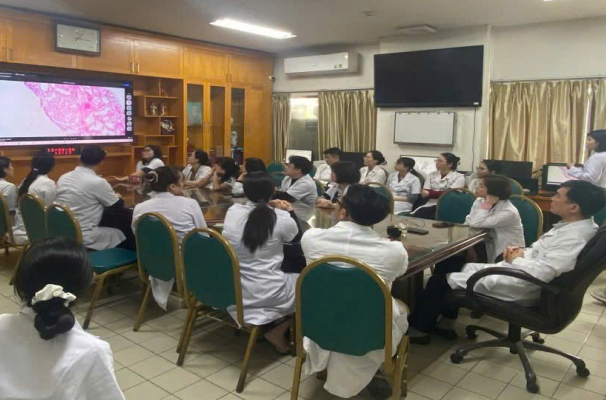 Nữ sinh 17 tuổi nguy kịch sau 24 giờ vì bệnh hiếm gặp - Ảnh 4.