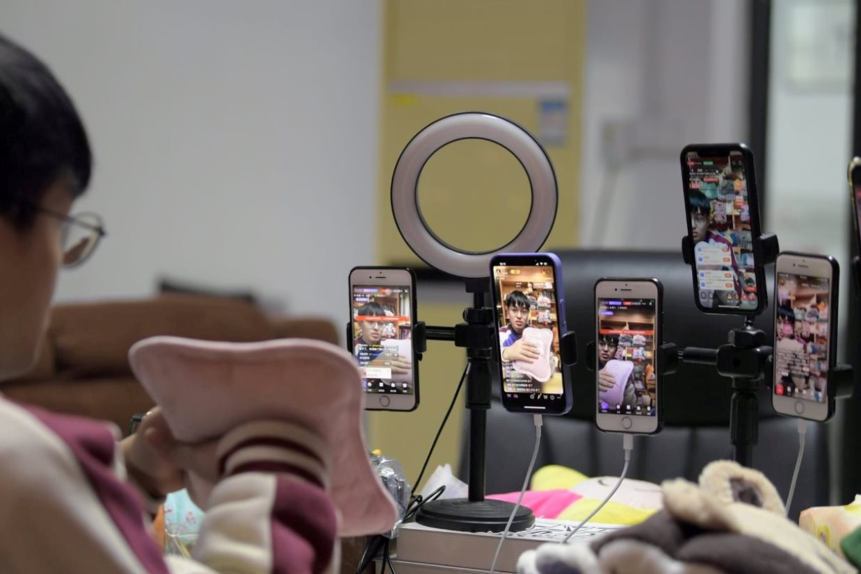 Cú lừa livestream bán hàng 2026: Những streamer tháo chạy khỏi ngành thương mại điện tử - Ảnh 3. Cú lừa livestream bán hàng 2026: Những streamer tháo chạy khỏi ngành thương mại điện tử - Ảnh 3.