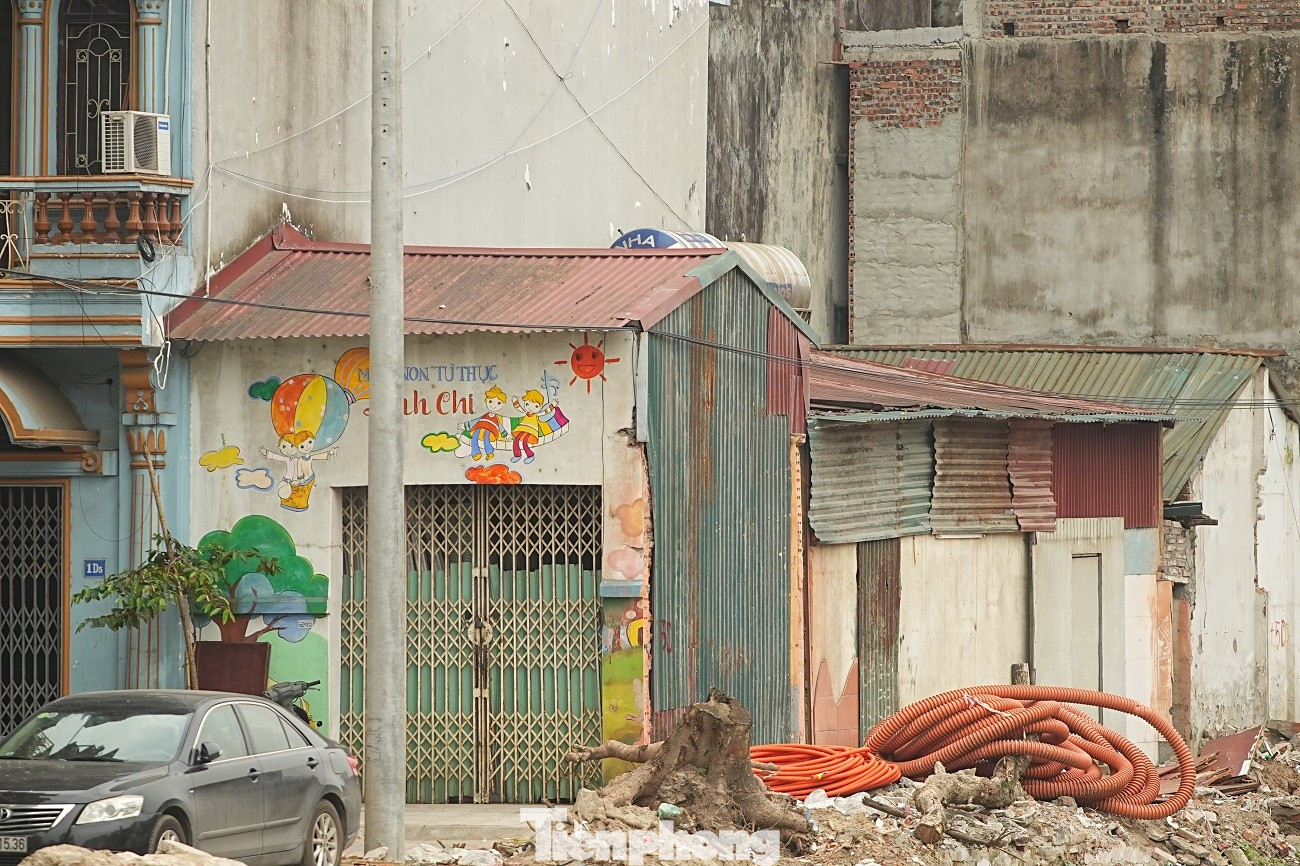 Kiến trúc kỳ dị của nhà mặt đường Vành đai 1 Hà Nội năm 2026 - Ảnh 10.