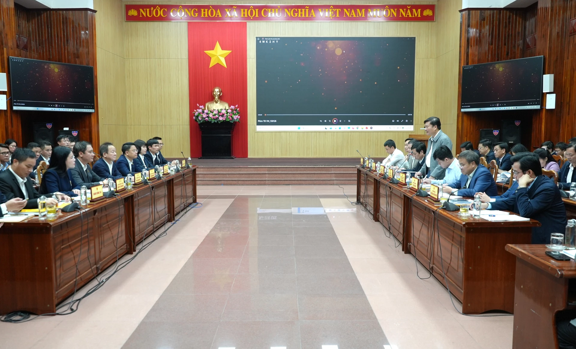 T&T của Bầu Hiển tiếp tục “đổ bộ” Quảng Trị: Làm sân bay, tham gia dự án LNG, nghiên cứu tổ hợp hàng không vũ trụ - Ảnh 1.