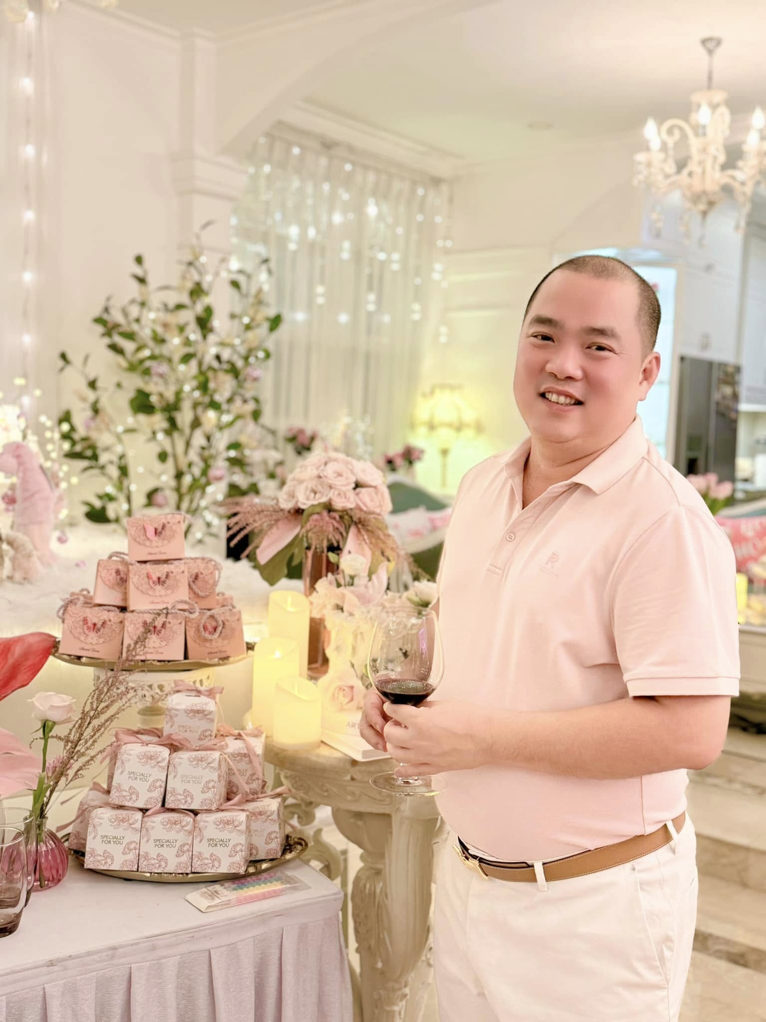 Nhạc sĩ Minh Khang: Hành trình Từ nghèo khó đến thành công và hạnh phúc gia đình - Ảnh 3. Nhạc sĩ Minh Khang: Hành trình Từ nghèo khó đến thành công và hạnh phúc gia đình - Ảnh 3.