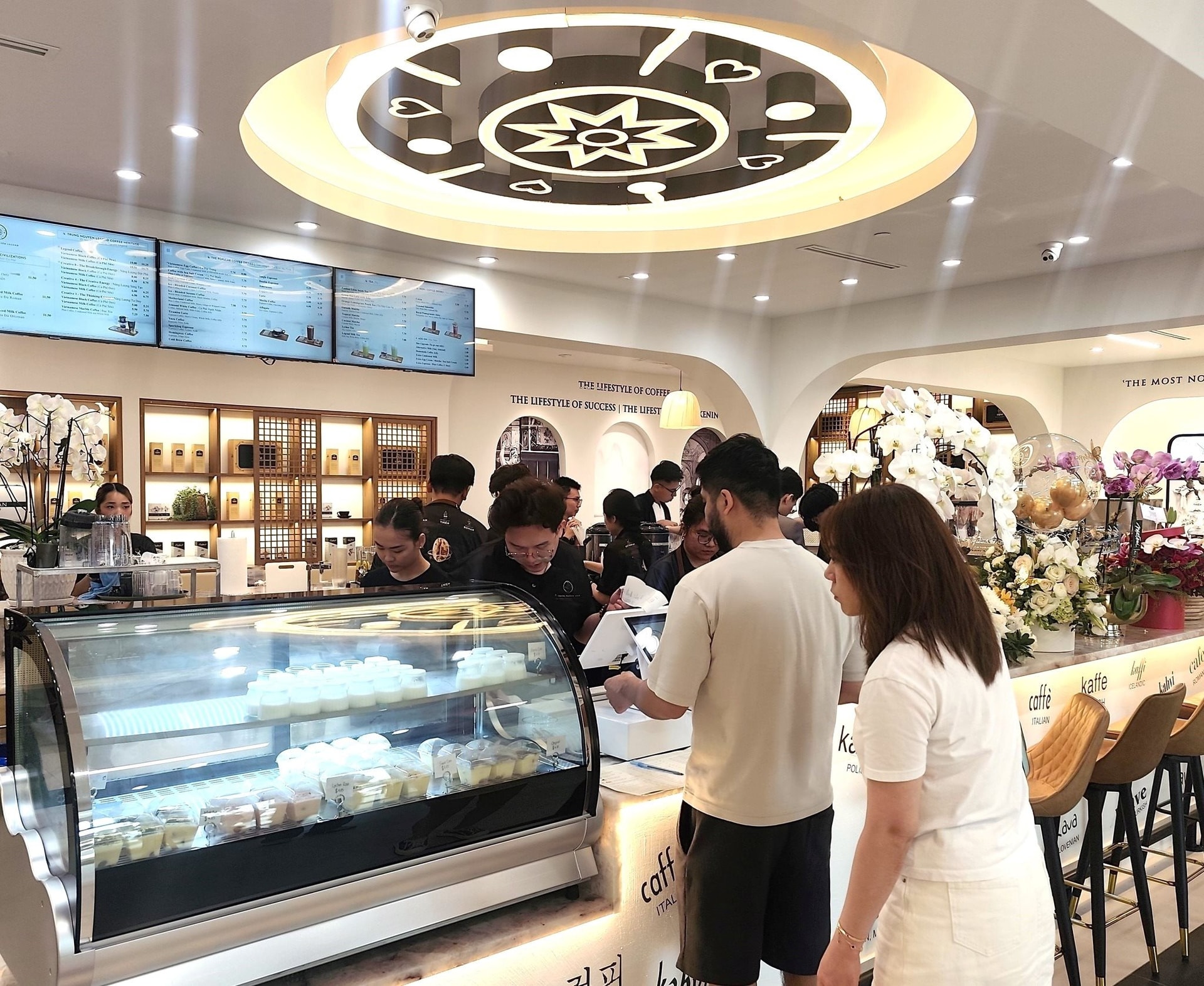 Ông Đặng Lê Nguyên Vũ mở quán cà phê mới tại Texas , khẳng định thương hiệu 2026 - Ảnh 2. Ông Đặng Lê Nguyên Vũ mở quán cà phê mới tại Texas , khẳng định thương hiệu 2026 - Ảnh 2.