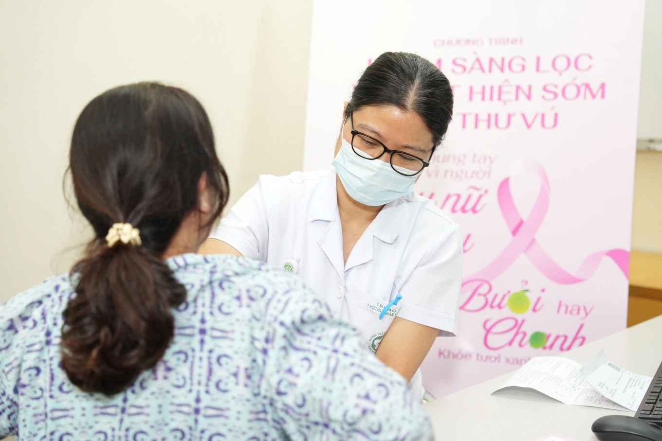 Tầm soát ung thư quan trọng: 8 Ca ung thư được phát hiện trong 3 ngày tại Bệnh viện Bạch Mai - Ảnh 1. Tầm soát ung thư quan trọng: 8 Ca ung thư được phát hiện trong 3 ngày tại Bệnh viện Bạch Mai - Ảnh 1.