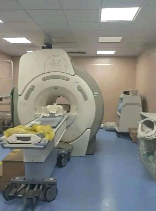 Đình chỉ ê - kip bác sĩ bỏ quên bệnh nhân trong máy chụp MRI suốt 6 tiếng - Ảnh 1. Đình chỉ ê - kip bác sĩ bỏ quên bệnh nhân trong máy chụp MRI suốt 6 tiếng - Ảnh 1.